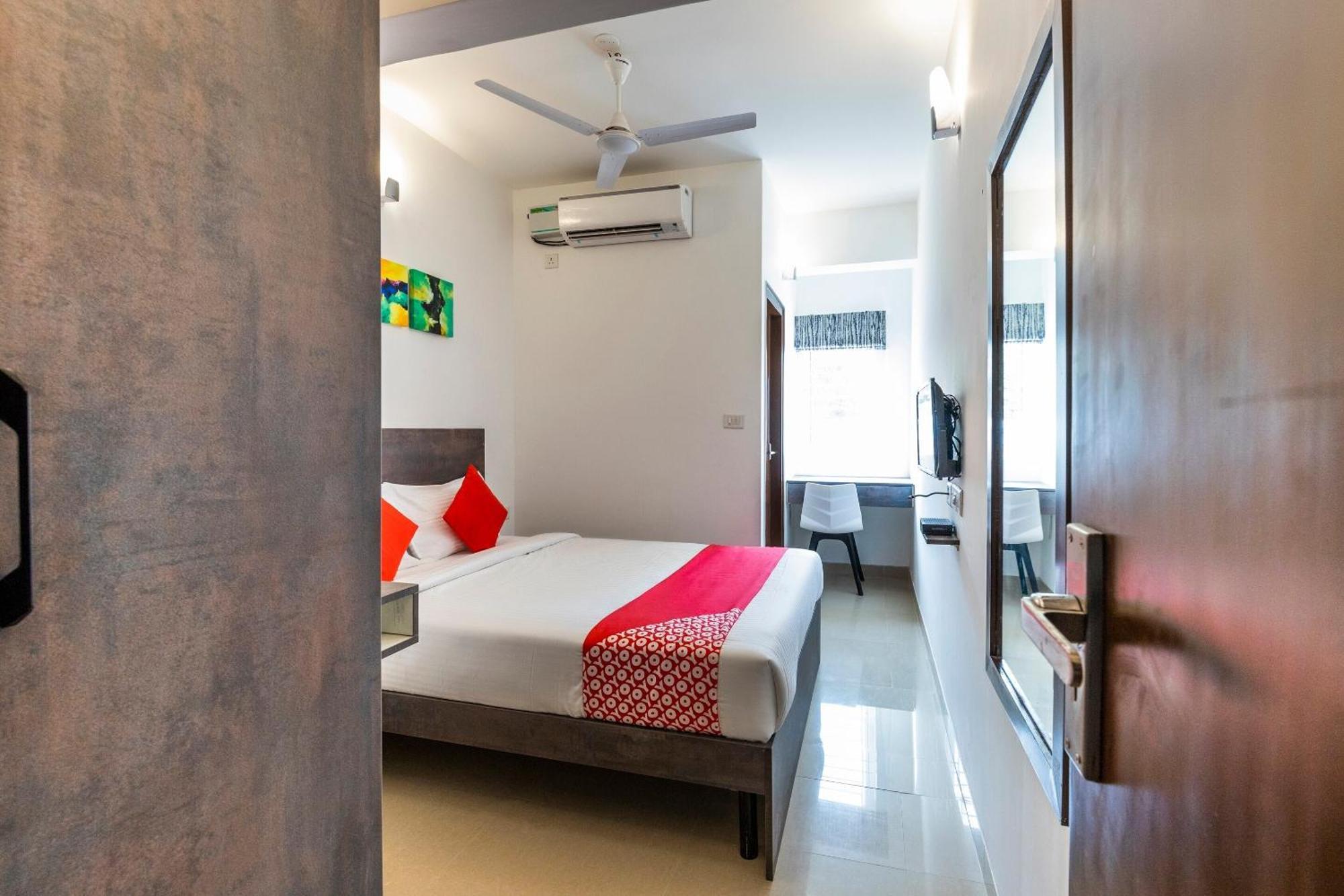 Hotel Super Townhouse Hebbal Bangalore Exterior foto